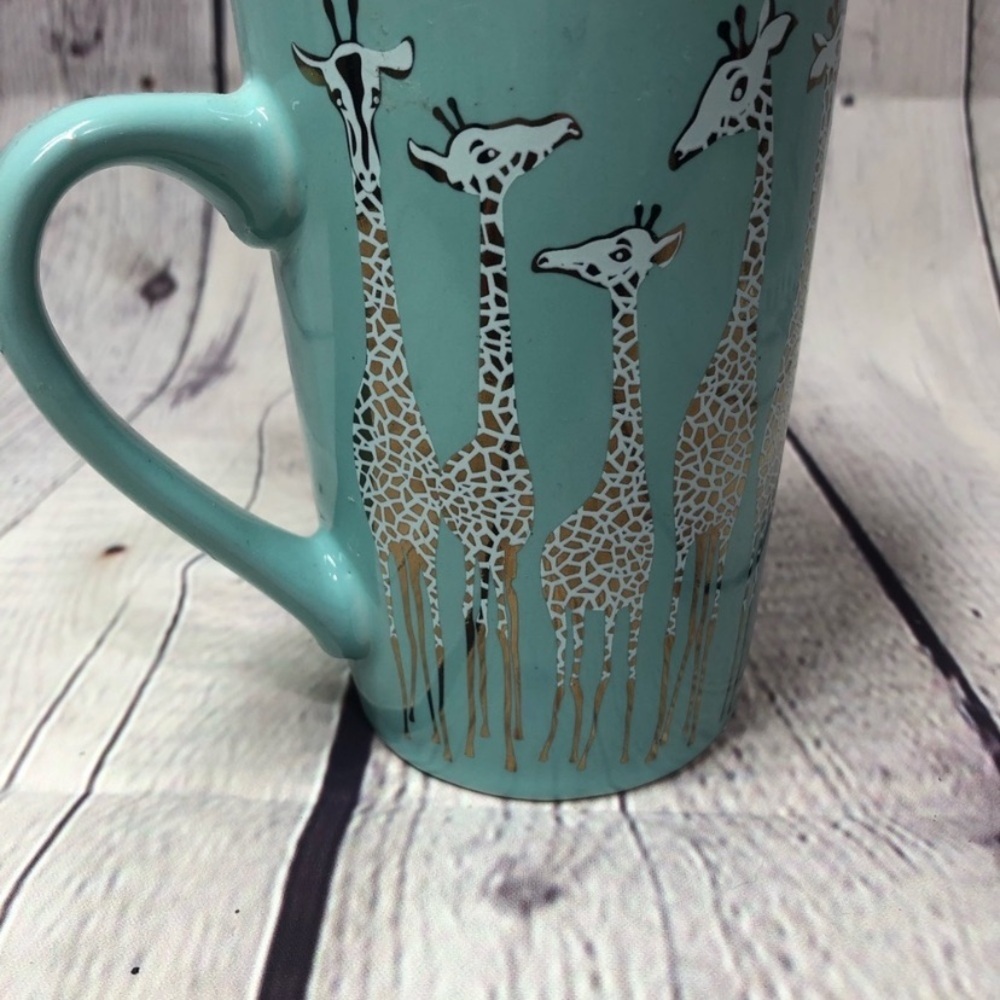 Roobee Aqua Giraffe Print Mug